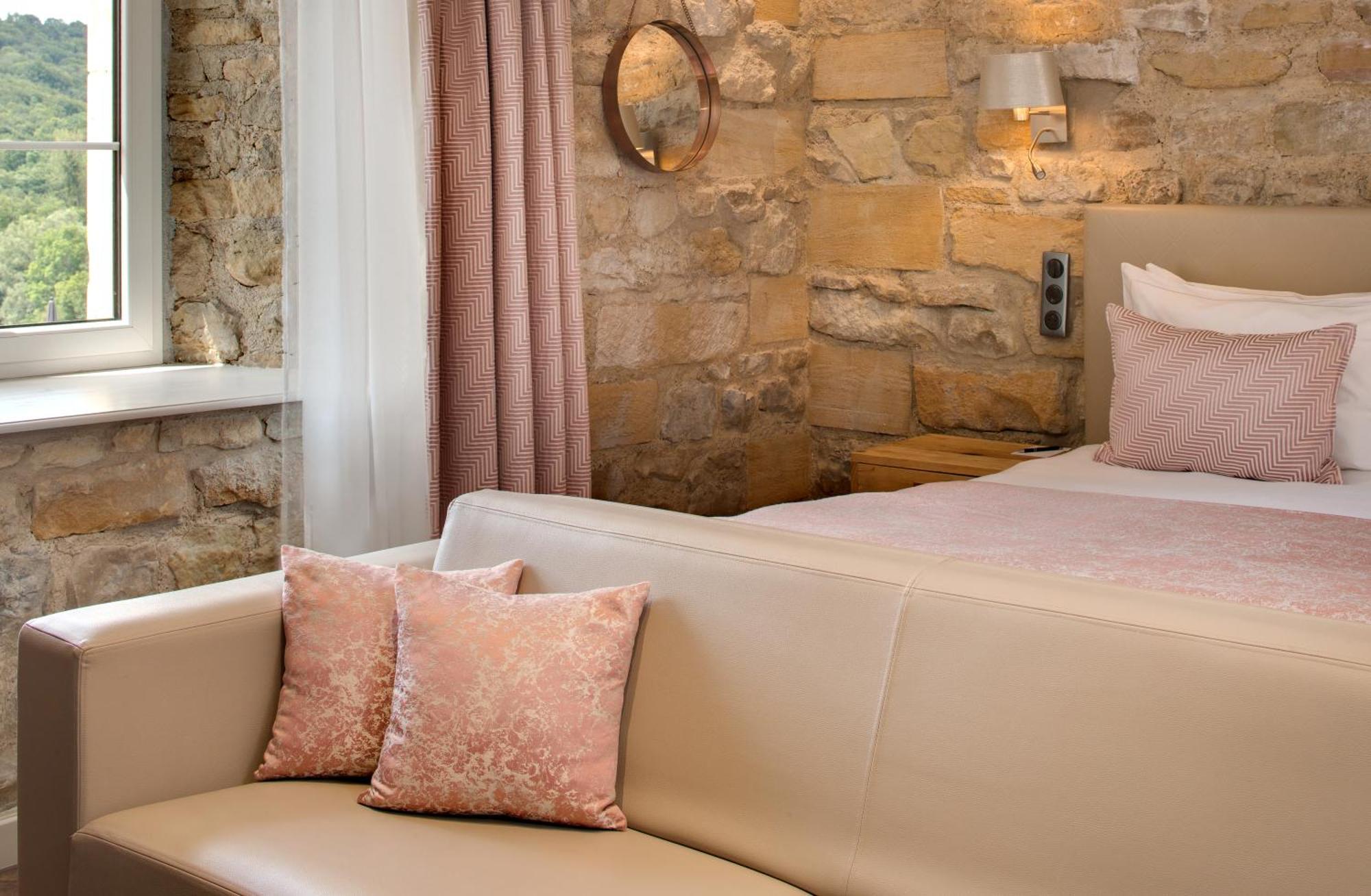 Domaine De La Klauss & Spa, Restaurant Gastronomique Le K Montenach 外观 照片
