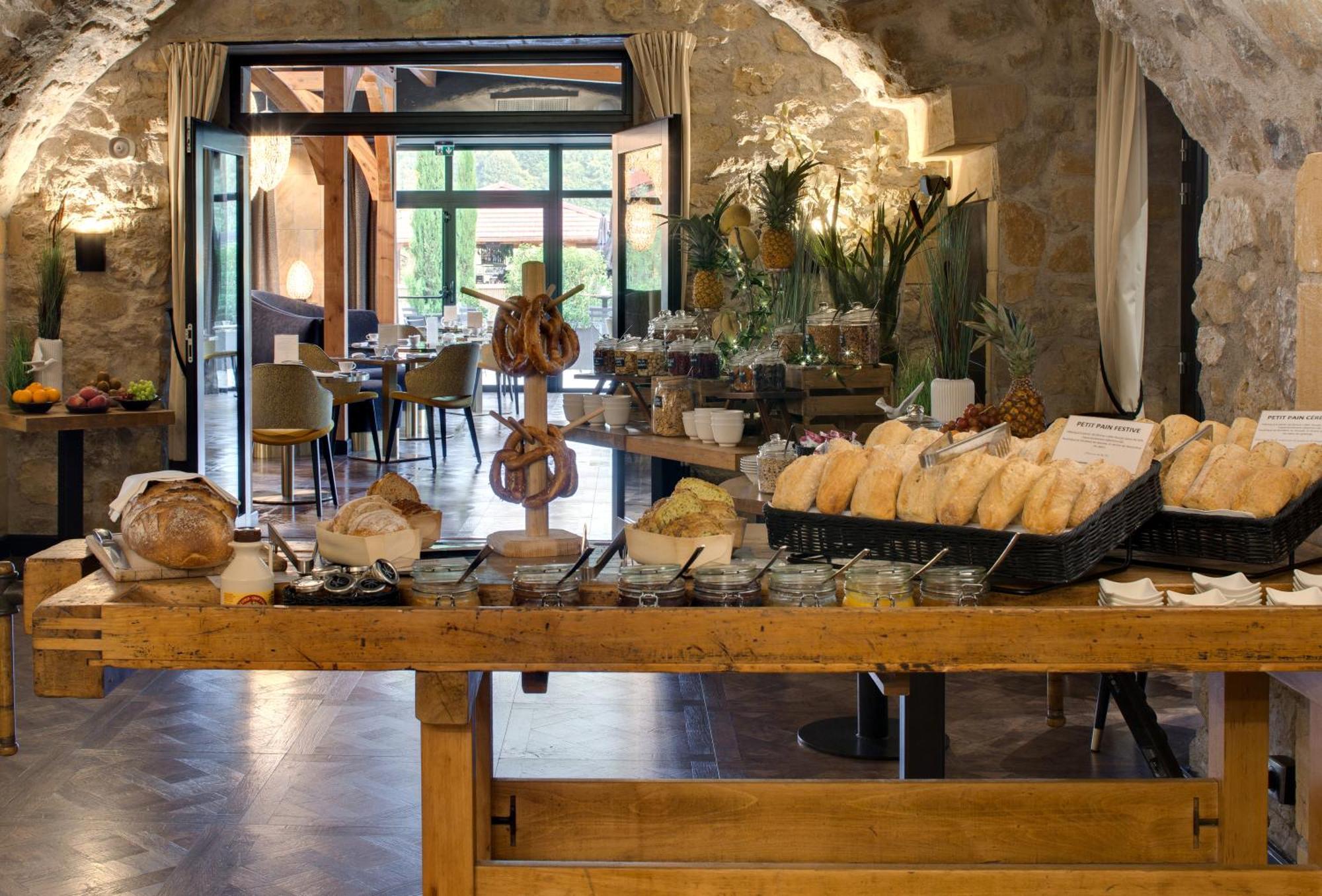 Domaine De La Klauss & Spa, Restaurant Gastronomique Le K Montenach 外观 照片